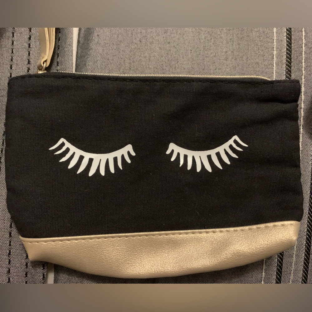 FREE w/$50 purchase || Ipsy makeup bag